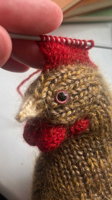 Knitted Birds, Claire Garland, Куклы American Girl, Knitted Toys Free Patterns, Chicken Crafts, Knitting Stitches Tutorial, Animal Knitting Patterns, Handmade Knitwear, Knitting Patterns Toys