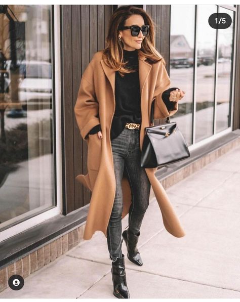 Caramel Coat Outfit Winter, Caramel Coat Outfit, Spring Pallete, Camel Coat Outfit Winter Style, Fashion Inspo Outfits Minimal Chic, Caramel Coat, Camel Outfit, Camel Coat Outfit, Parisian Outfits