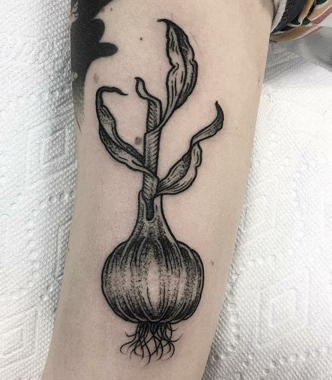 Botanical Vegetable Tattoo, Green Onion Tattoo, Onion Tattoo Design, Allium Tattoo, Veg Tattoo, Vegetables Tattoo, Onion Tattoo, Garlic Tattoo, Shrek Tattoo