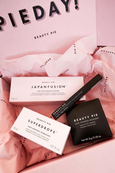 First impressions and review of ordering from Beauty Pie, what I loved and how it works. A fantastic subscription service for skincare, makeup and more. Caroline Hirons, Pie Box, Beauty Pie, Soap And Glory, Shadow Sticks, Digital Marketer, Makeup Items, Skincare Makeup, First Impressions