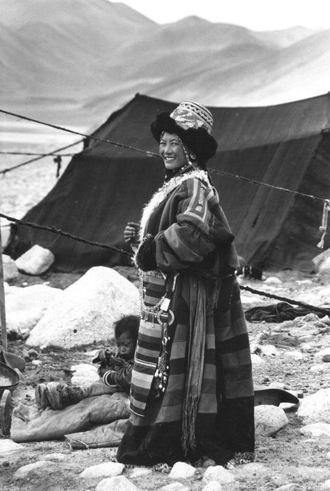 Tibetan and Himalayan Portraits - Nomads of Tibet and Bhutan: Daniel Miller Nomad woman in front of a nomad tent Phala, Tibet - 1997 Social Documentary Photography, Cultural Costumes, Tibetan Clothing, Daniel Miller, Black And White Face, Tent Campers, Photography Websites, Adventure Time Anime, Bhutan