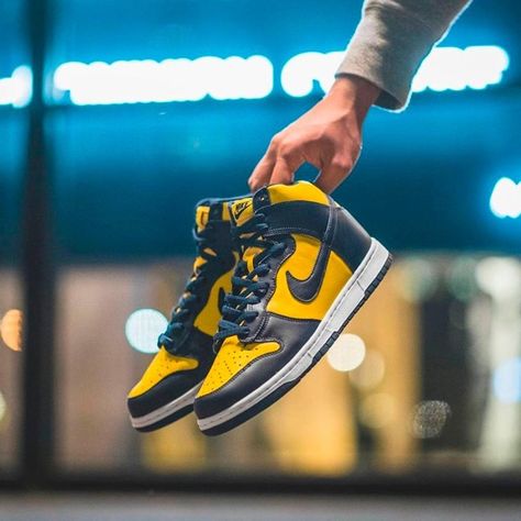 Ice Crew Shop on Instagram: “👟 Dunk High MICHIGAN 🟡🔵 📲www.ice-crew.shop 36-45 EUR size #sneakers #sneakersaddict #sneakerfreaker #dunkhigh #michigan#nikedunk #nikesb…” Black White Sneakers, Mid Sneakers, Black And White Sneakers, Dunk High, Sneakers Addict, Air Jordan Shoes, Air Jordan 1 Mid, Jordan 1 Mid, New Release