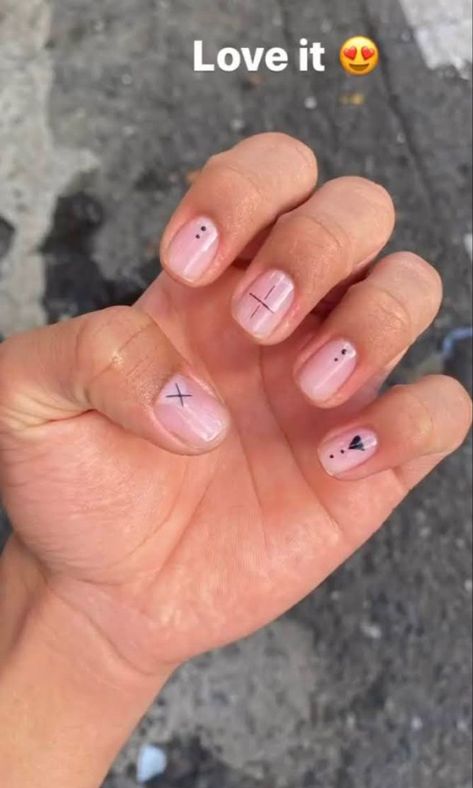 Minimalist Male Nail Art, Manicure For Men, Rocker Nails, Acrylic Nails Nude, Minimal Nails Art, Natural Nail Designs, Mens Nails, Beauty Hacks Nails, Wow Nails