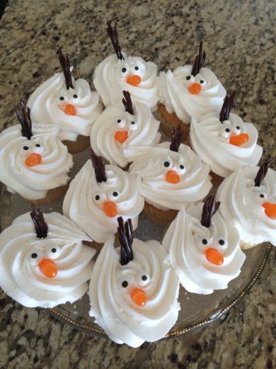 Sams Club Cupcakes, Cupcakes For Girls, Olaf Cupcakes, Birthday Party Frozen, Olaf Party, Olaf Birthday, Elsa Cakes, Letting It Go, Elsa Birthday