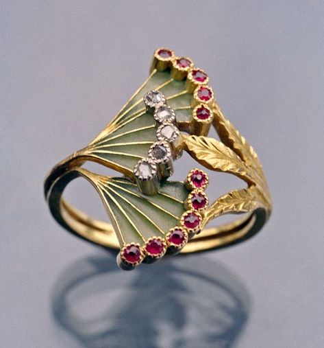 Art Nouveau Jewelry Ring, Art Nouveau Fashion, Jaipur Jewelry, Bijoux Art Nouveau, Gold Finger Rings, Art Nouveau Ring, Art Nouveau Earring, Fan Jewelry, Art Nouveau Jewelry