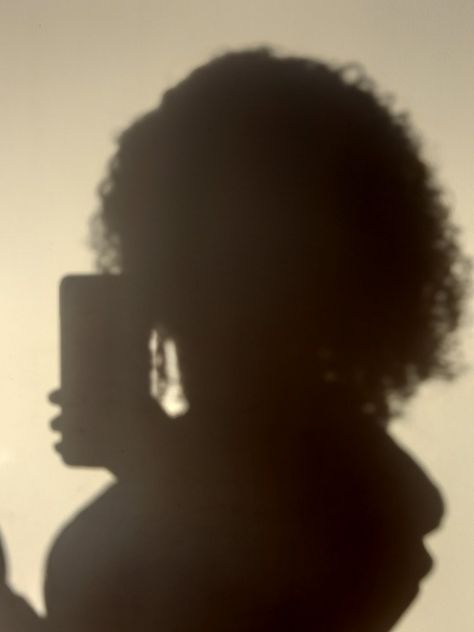 #aesthetic #aesthetics #shadow #silouette #curls #curlyhair #pinterest #joellebadawi Shadow Pictures Curly Hair, Afro Hair Aesthetic Faceless, Cute Shadow Pictures, Curly Hair Aesthetic Faceless, Shade Aesthetic, Hair Aesthetic Faceless, Diy Resin Painting, Curly Hair Aesthetic, Black Hair Aesthetic