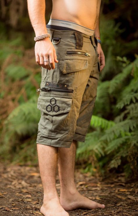 Touching Sounds Shorts Olive Green Men Loose by AryaClothing Celana Kargo, Festival Outfits Men, Mens Rugged, Mens Outdoor Clothing, Tactical Clothing, Mens Fashion Rugged, Pocket Shorts, Rugged Style, Tactical Pants