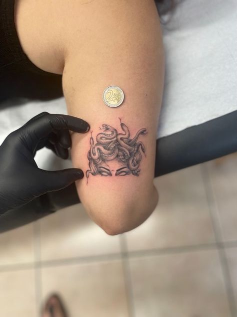 Woman Butterfly, Long Dresses Summer, Medusa Tattoo Design, Medusa Tattoo, Pretty Tattoos For Women, Girls Beach, Dope Tattoos For Women, Cute Tattoos For Women, Classy Tattoos