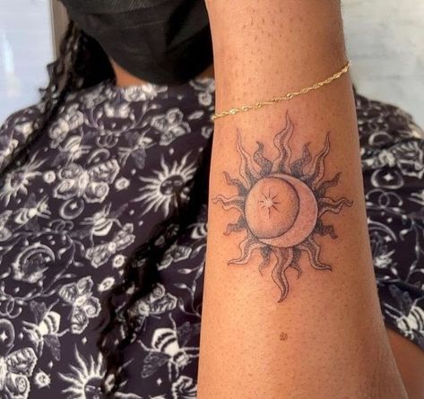 Sun And Moon Tattoo Shaded, Sun Forearm Tattoo Women, Beautiful Sun Tattoo, Sun Tattoo Large, Intricate Sun Tattoo, Moon Tattoo Realism, Big Shoulder Tattoos For Women, Sun Tattoo On Thigh, Detailed Sun Tattoo