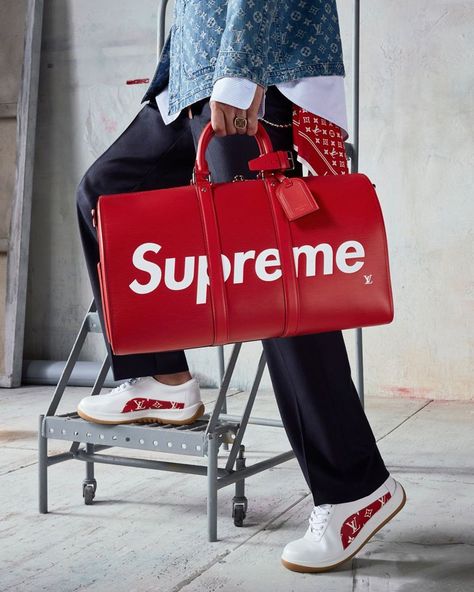 Louis Vuitton Resale, Supreme Clothing, Sac Louis Vuitton, Resale Clothing, Louis Vuitton Supreme, Supreme Wallpaper, Louis Vuitton Collection, Expensive Clothes, Louis Vuitton Twist Bag