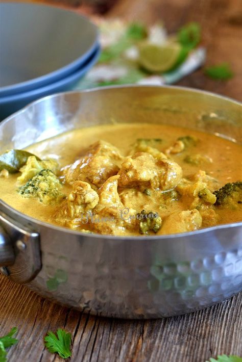 Poulet Curry Coco, Coco Curry, Coconut Milk Recipes, Curry Recipes Indian, Indian Chicken, Coconut Milk Curry, Coconut Recipes, Banana Healthy, Batch Cooking