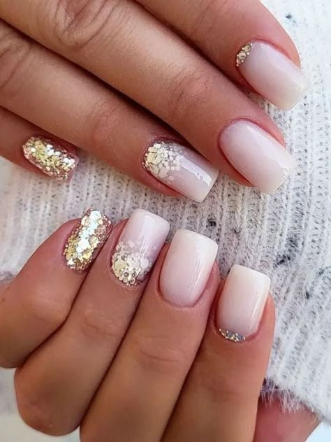 Milky White Nails With Accent Nail, Summer Milky Nails, Milky White Gold Nails, Nude White Nail Designs, Nails Milky White Design, Milky Nail Designs, Milky White And Gold Nails, Trending White Nails, Milky White Nail Ideas