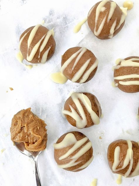 Cookie Butter Protein Balls, Cookie Butter Energy Balls, Cookie Butter Protein Recipes, Healthy Cookie Butter Recipes, Cookie Butter Balls, Biscoff Protein Balls, Protein Cookie Butter, Homemade Cookie Butter, Low Fat Cookies