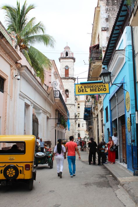 Cuba Salsa, Traveling List, Havanna Cuba, Havana Style, Cuba Pictures, Culture Architecture, Cuban Culture, America Latina, Beard Styles For Men