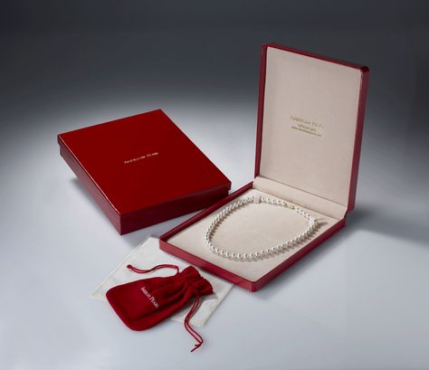 Elegant Red Champagne Lining Necklace Box Macaroni Necklace, Jewelry Packaging Design, Jewelry Box Design, Jewelry Packaging Box, Traditional Necklace, Necklace Packaging, Custom Jewelry Box, Necklace Gift Box, Packing Jewelry