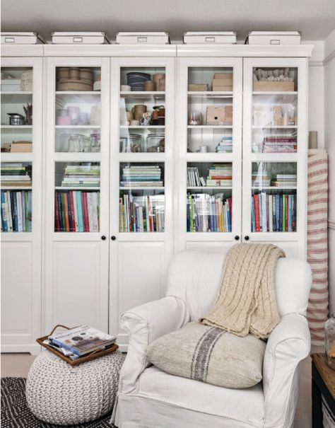 Line up three armoire (IKEA Liatorp Bookcase) on your office wall for maximum storage. Better Homes and Gardens July 2017 Ikea Liatorp, Small Home Library, Library Study Room, Home Gym Ideas, Home Library Rooms, Cozy Library, Library Furniture, Decorating Advice, Gym Ideas