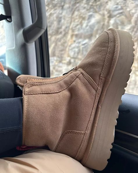 Ugg Neumel Platform Outfit, Ugg Neumel Platform Zip, Ugg Neumel Platform, Platform Uggs, Ugg Neumel, Style Board, Fall Fashion, Autumn Fashion, How To Wear