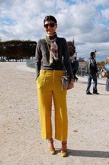 Aesthetic Yellow Outfits, Yellow Outfits For Women, Simple Classic Outfits, Mustard Pants Outfit, Yellow Outfit Aesthetic, Outfit Ideas Yellow, Forest Costume, Yellow Gowns, Yellow Outfit Ideas