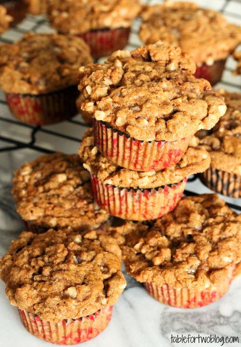 Banana Baking, Banana Toffee, Frugal Food, Streusel Muffins, Muffin Streusel, Table For Two, Muffin Tin Recipes, Muffin Bread, Baking Muffins