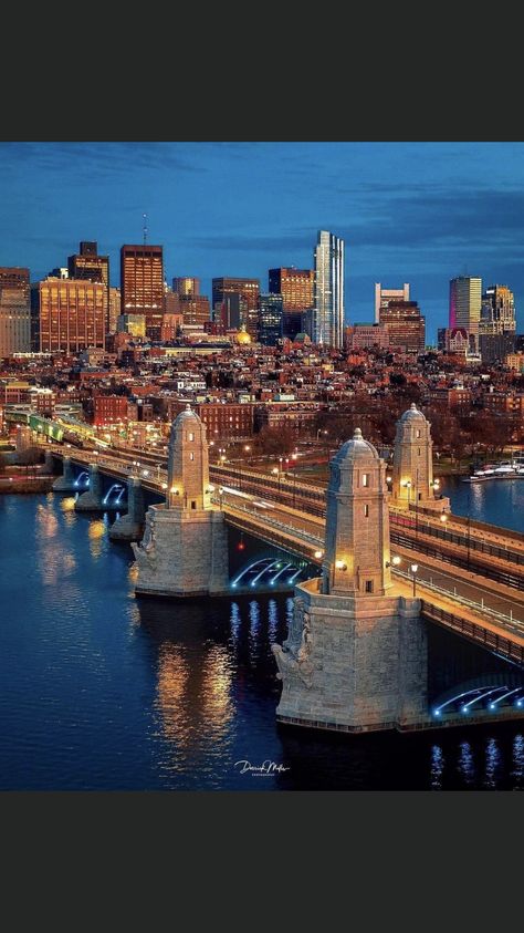 Massachusetts Aesthetic, Cambridge Boston, Boston Aesthetic, Historic New England, Boston Usa, Urban Aesthetic, Amazing Buildings, World Cities, Boston Massachusetts