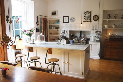 1910 Kitchen, Scottish Kitchen, Edwardian Terrace House, Therapy Photo, Apartment Therapy House Tours, Gothic Industrial, Kitchen Spotlights, Real Kitchen, Pantry Design