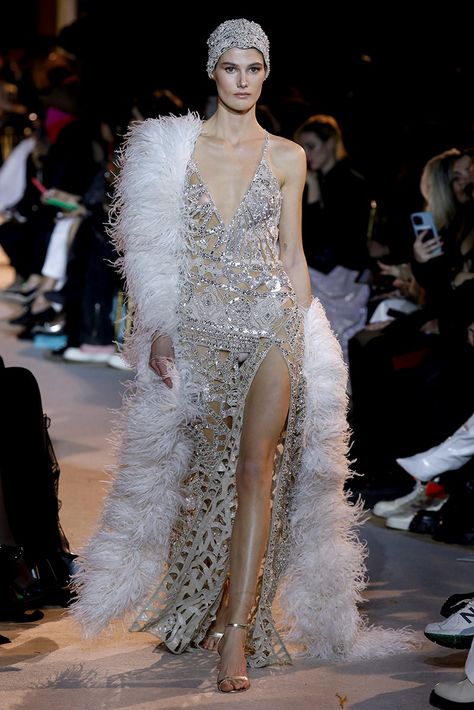 COUTURE SPRING-SUMMER 2023 Couture 2023 Runway, 20s Inspired Fashion, Bridal Accesories, Zuhair Murad Haute Couture, Runway Gowns, Runway Fashion Couture, Oscar Dresses, Zuhair Murad, Ball Gown Dresses