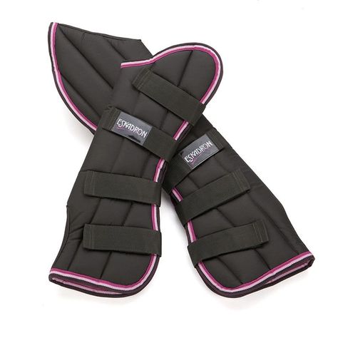 i love the pink on these shipping boots!! it adds a pop of color to the regular classic black! Shipping Boots For Horses, Play Horse, Equine Care, Spirit The Horse, Horse Fashion, Horse Riding Tips, Travel Boots, Horse Grooming, Horse Boots