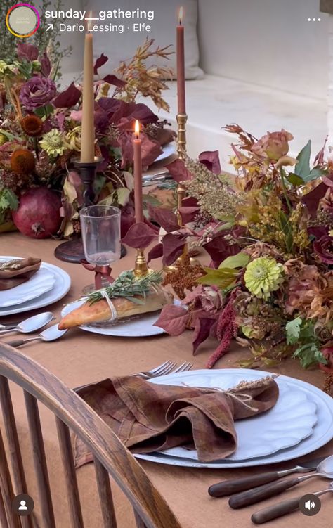 Maroon Thanksgiving Table, Burgundy Thanksgiving Table, Thanksgiving Table Settings Burgundy, Thanksgiving Dinner Decor, Friendsgiving Dinner Party, Thanksgiving Tablecloth, Fall Dinner Party, Hosting Christmas, Dinner Party Table