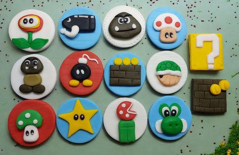 Super Mario Cupcake Toppers, Mario Cupcake Toppers, Super Mario Cupcakes, Mario Und Luigi, Fondant Cupcake Topper, Super Mario Luigi, Cupcakes Fondant, Mario Cake, Super Mario And Luigi