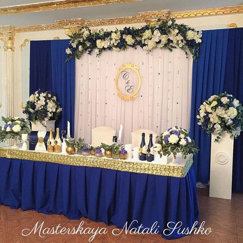 Royal Blue Wedding Theme, Blue Gold Wedding, Blue Wedding Decorations, Quince Decorations, Head Table Wedding, Quinceanera Decorations, Royal Blue Wedding, Table Wedding, Idul Fitri