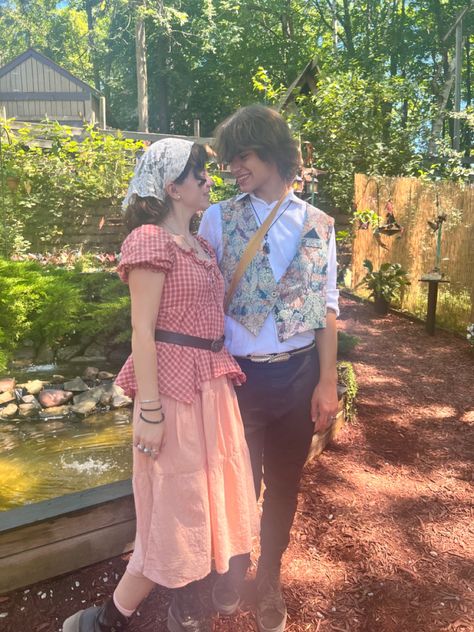 Renfaire Costume Couple, Outfit Inspo Cottagecore, Boys Photoshoot, Instagram Boyfriend, Medieval Outfit, Ren Faire Outfits, Ren Faire Costume, Festival Aesthetic, Fair Outfits