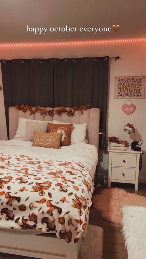 Wall Decor Room Ideas, Cozy Fall Room Decor, Cozy Fall Room, Fall Room Ideas, Aesthetic Room Decor Ideas, Seasonal Room Decor, Remodeling Room, Decor Room Ideas, Design Room Ideas