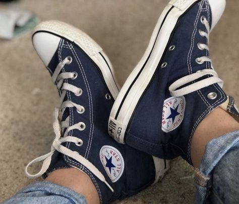 Converse Bleu, Blue Converse High Tops, Navy Blue Converse, Navy Converse, Converse Aesthetic, Classic Converse, Converse High Top, Blue High Tops, Blue Converse