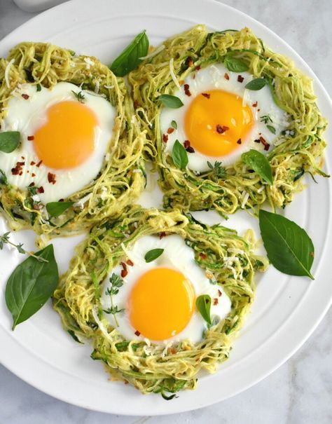 Zucchini Egg Nests - Herbs & Flour Zucchini Egg, Food Calorie Chart, Healthy Brunch Recipes, Breakfast Platter, Egg Nest, Sandwich Shop, Low Carb Zucchini, Recetas Keto, Quick Weeknight Meals