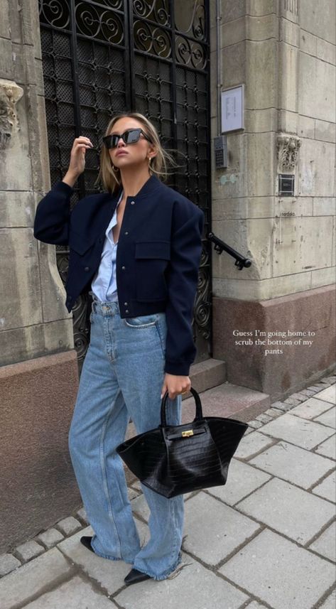 Lady Jacket Outfit, Navy Jacket Outfit, Cropped Jacket Outfit, Wide Leg Jeans Outfit, Weekend Outfits, Zara Outfit, Winter Chic, Looks Street Style, Outfit Trends