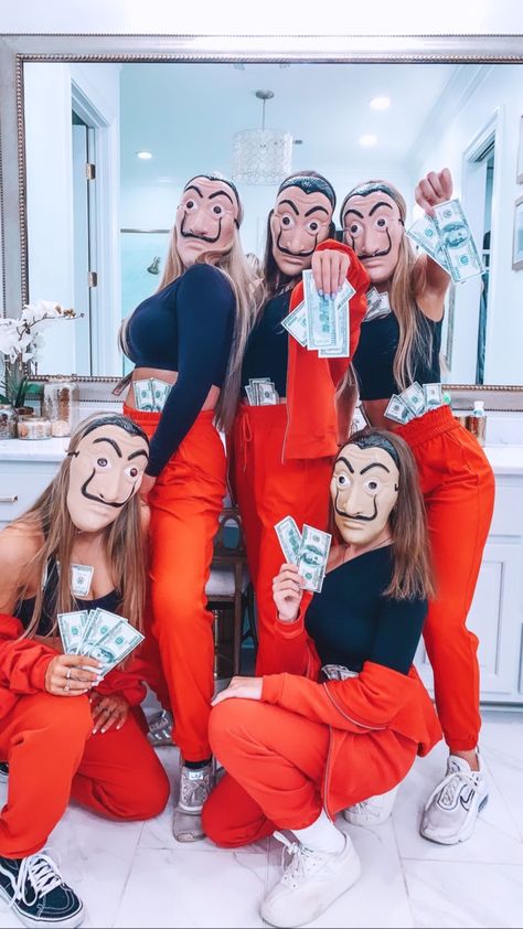 Halloween Group Costumes, Halloween Group, Group Costumes, Super Funny, Halloween Costumes, Money, Halloween, Funny