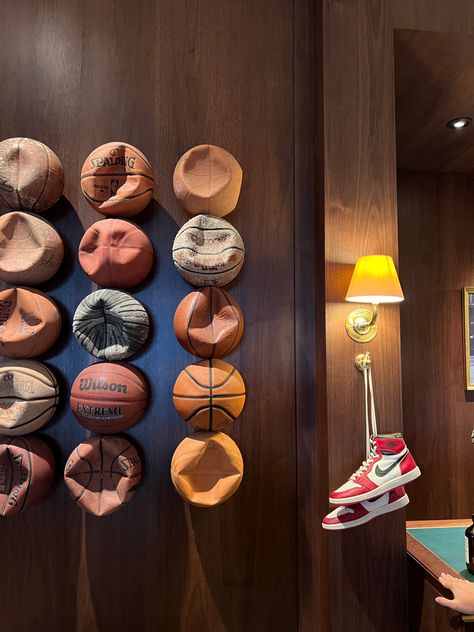 Basketball Room, Wallpapers Phone, Wallpapers For Iphone, Sport Outdoor, Foto Tips, Apartment Decor Inspiration, Dream House Interior, Cute Room Decor, Room Ideas Bedroom