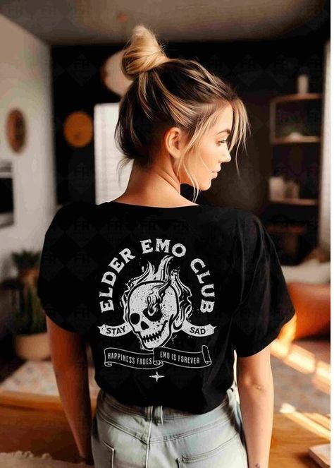 I like this well done it is beautiful just so I will put a photo I recommend it because it is good the size is tight and it is not hot Cheap Emo Tops For Concert, Cheap Alternative Style T-shirt For Music Festival, Goth Tee Shirt, Cheap Emo Fan Merchandise T-shirt, Elder Emo Shirt, Adult Punk Outfits, Emo Concert Outfit Punk Rock, Elder Emo Aesthetic, All Time Low Concert Outfit