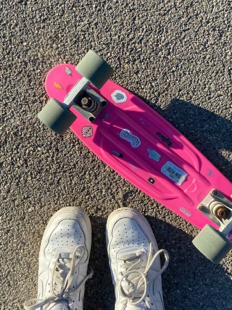 Pink Penny Board, Aesthetic Penny Board, Preppy Penny Board, Pennyboard Aesthetic, Penny Board Aesthetic, Preppy Skateboard, Penny Aesthetic, Penny Bolt, Skatergirl Aesthetic