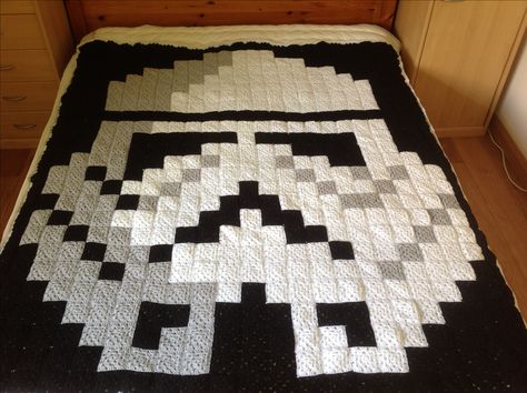 Sam's Storm trooper blanket . Crochet Blanket Star Wars, Starwars Crochet Blanket Patterns Free, Star Wars Quilts Ideas, Star Wars Quilt Pattern Ideas, Disney Quilts Ideas, Star Wars Quilts, Star Wars Crochet Blanket, Disney Quilts, Star Wars Quilt