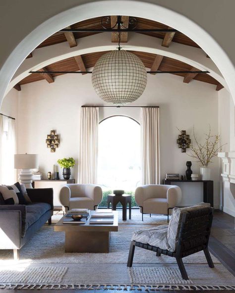 Spanish-Style Living Rooms Modern Spanish Style Homes Interior Design, Modern Spanish Style Homes Interior, Spanish Style Homes Interior, Spanish Style Interiors, Spanish Style Living Room, Modern Spanish Style Homes, Spanish Style Home Interior, Spanish Living Room, Modern Mediterranean Home