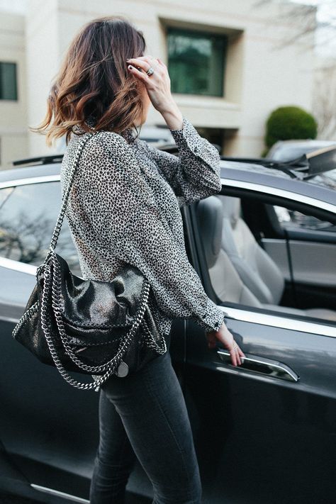 Gray Bag Outfit, Falabella Bag Outfit, Cute Outfit Ideas For Women, Stella Mccartney Bag Falabella, Stella Mcartney, Stella Bag, Falabella Bag, Uni Bag, Cute Outfit Ideas