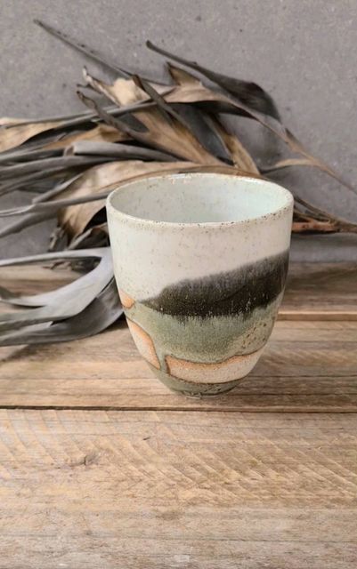 JK CLAY on Instagram: "LOVE MY NEW GLAZE This earthy green glaze is a new addition to my existing neutral range. I think it compliments my colours perfectly by still keeping the natural, earthy, calming look I strive for in my work. Love the blushing too where the glaze meets the clay. . . . #neutralcolours #earthiness #earthyceramics #newglaze #jkclay #madeinaustralia #wheelthrownpottery #happyoutcome #potterytumbler #coffeedrinker" Earthy Pottery Glaze, Pottery Bowl Glaze Ideas, Obsidian Glaze Combinations, Natural Apartment, Earthy Pottery, Glaze Inspiration, Earthy Ceramics, Stoneware Glazes, Ceramic Glazing