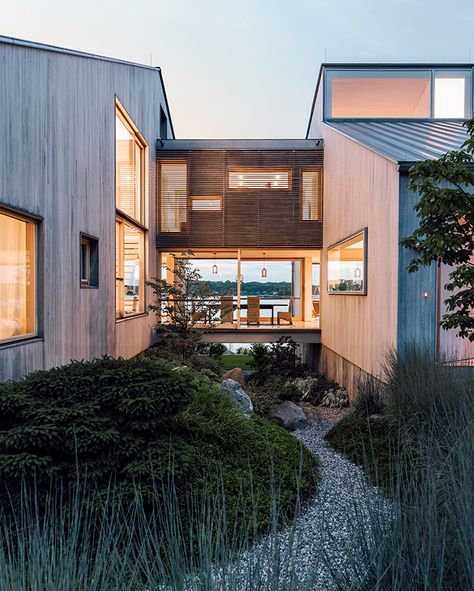 Gray Organschi took down a worn-out 1970s summer home and reinvented it as a serene pair of bleached cedar volumes connected by a glass bridge. Two House Connected, Casas Coloniales, Casa Container, Modern Architecture House, Modern Cabin, Higher Design, Cabins In The Woods, Summer House, Future House