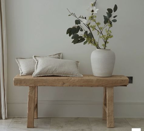 End Of Hallway Bench Ideas, Wooden Bench Hallway, Bench Hallway Decor, Wooden Bench Bathroom, Wooden Benches For Living Room, Rustic Wooden Decor, Wooden Bench Bedroom, Bathroom Bench Decor, Wooden Bench Decor