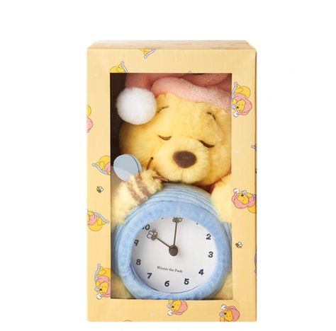 Exclusive Winnie the Pooh Homey Collection is released at Shanghai Disney Resort Today~! Size of Winnie the Pooh: 20.5 cm Tall Size of Clock: 9 x 3.4 cm Photo Credit: Shanghai Disney Resort Winnie The Pooh Gifts, Disney Plushies, Pooh Nursery, Winnie The Pooh Nursery, Hello Kitty Gifts, Winnie The Pooh Plush, Stationary Shop, Aulani Disney Resort, Shanghai Disney Resort