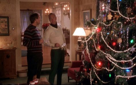 Christmas Vacation tree - love the strung popcorn, tinsel, and C9s Griswold Christmas Party, National Lampoons Christmas Vacation Movie, Christmas Tree Gif, Clark Griswold Christmas, Christmas Vacation Party, Christmas Story Movie, Christmas Vacation Movie, Vacation Movie, Griswold Family Christmas