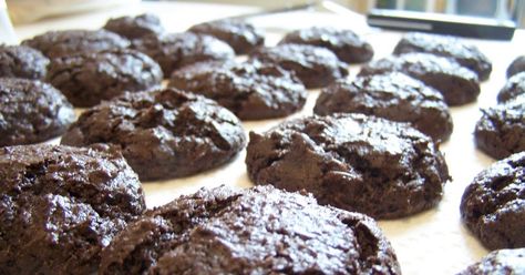 Chocolate Cake Mix Cookies, Cake Batter Cookies, Triple Chocolate Cake, Cake Mix Desserts, Chocolate Scones, Devils Food Cake Mix Recipe, Devils Food Cake, Cookies Cake, Devils Food