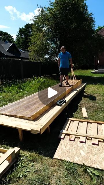 5-Minute Crafts Decor on Instagram: "DIY your own bowling road from pallets! 🎳  #palletfurniture #pallet #woodwork #backyard #backyarddecorideas #playarea #bowling #summervibes #creative #trythis #5minutecrafts #decor" Diy Backyard Furniture Ideas, Diy Bowling Alley, Bowling Diy, Backyard Games Diy, Diy Bowling, Outdoor Rink, Crafts Decor, Fence Landscaping, Backyard Playground