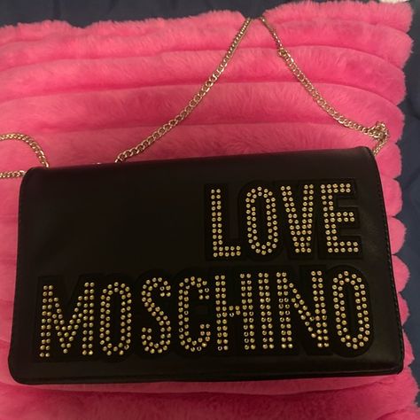 Love Moschino crossbody bag Moschino Handbags, Love Moschino, On The Side, Moschino, Crossbody Bag, Handbags, Closet, Clothes Design